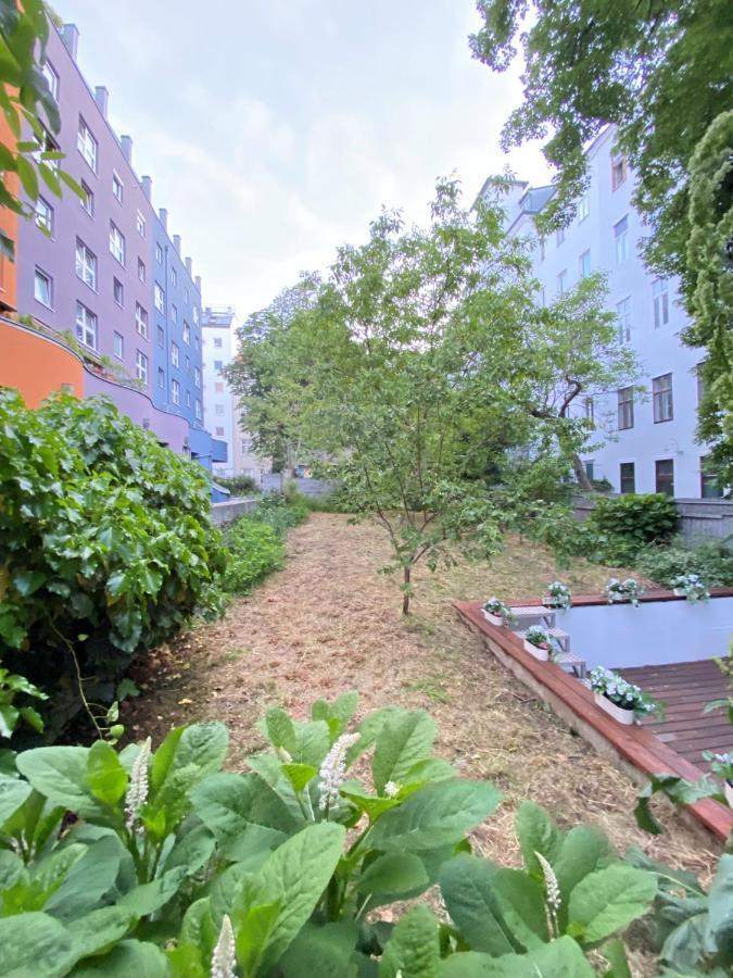 Charming Townhouse Directly By Metro Appartamento Vienna Esterno foto